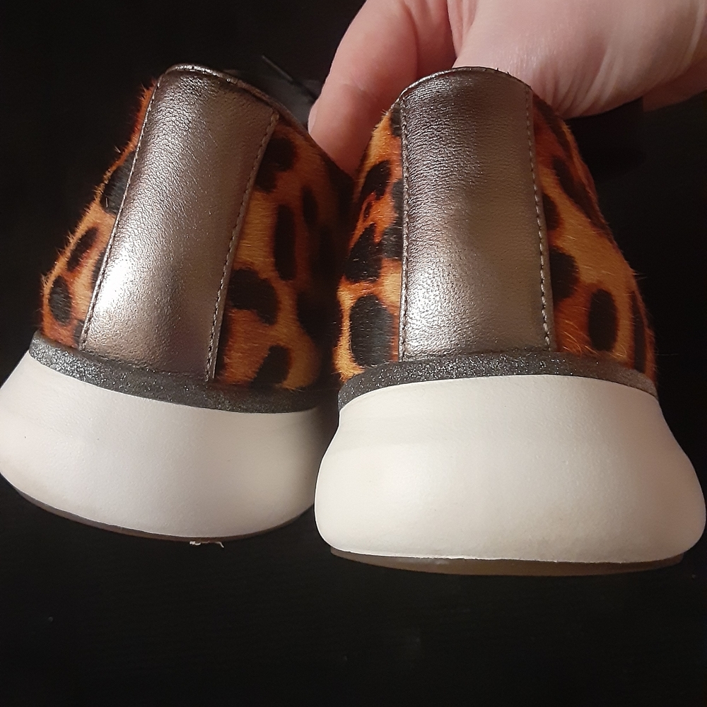 Johnston & Murphy Leopard Print Sneakers with Black Accents - Picture 4 of 10